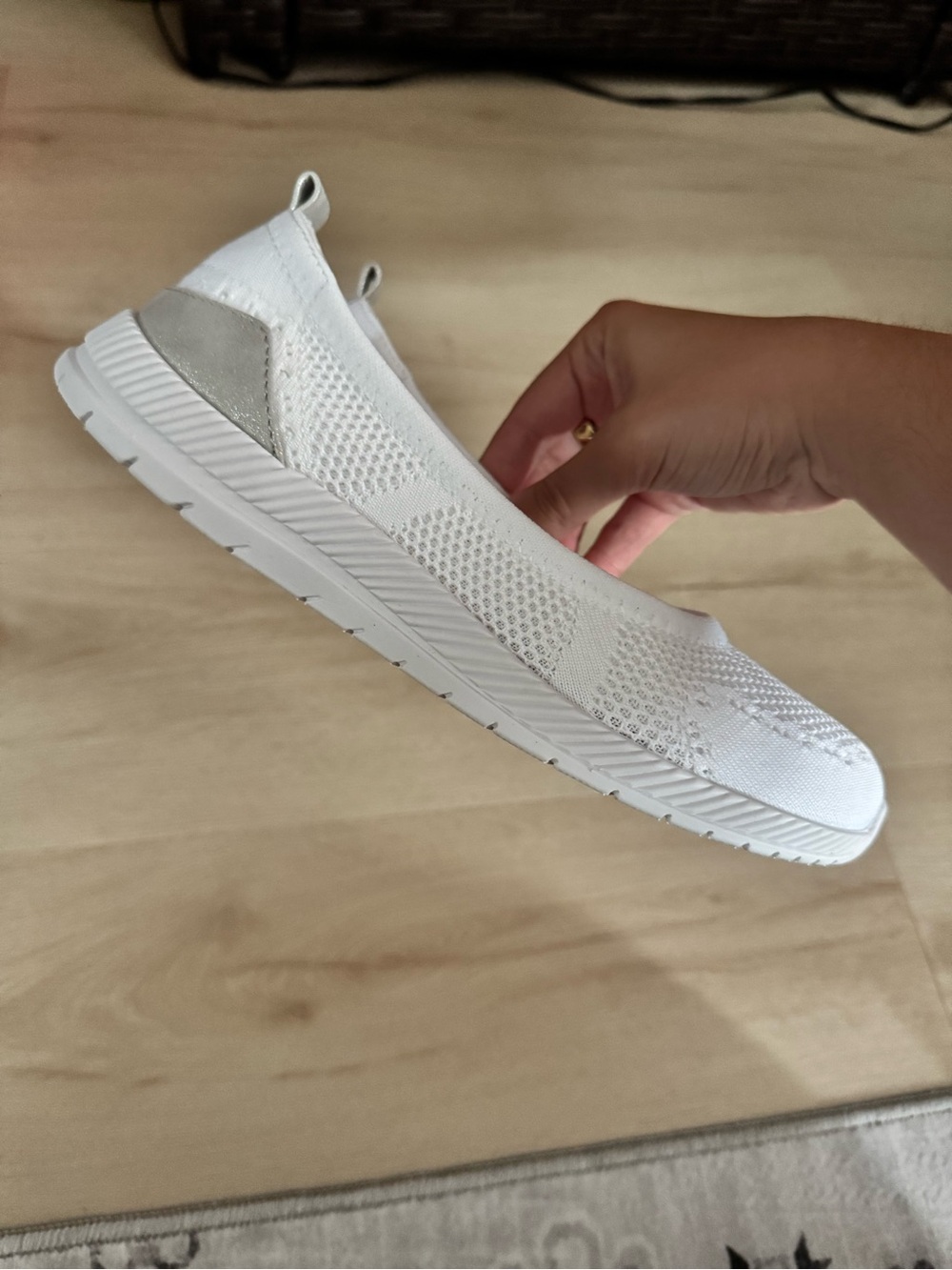 Easy Spirit Women's White Knit Slip-On Flats - Picture 2 of 7